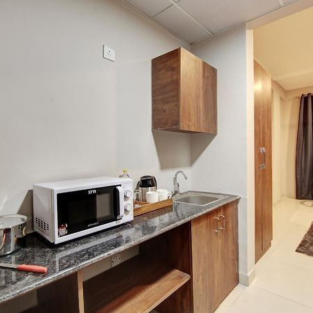 Limewood Stay - Executive Huda City Center Gurgaon Eksteriør bilde
