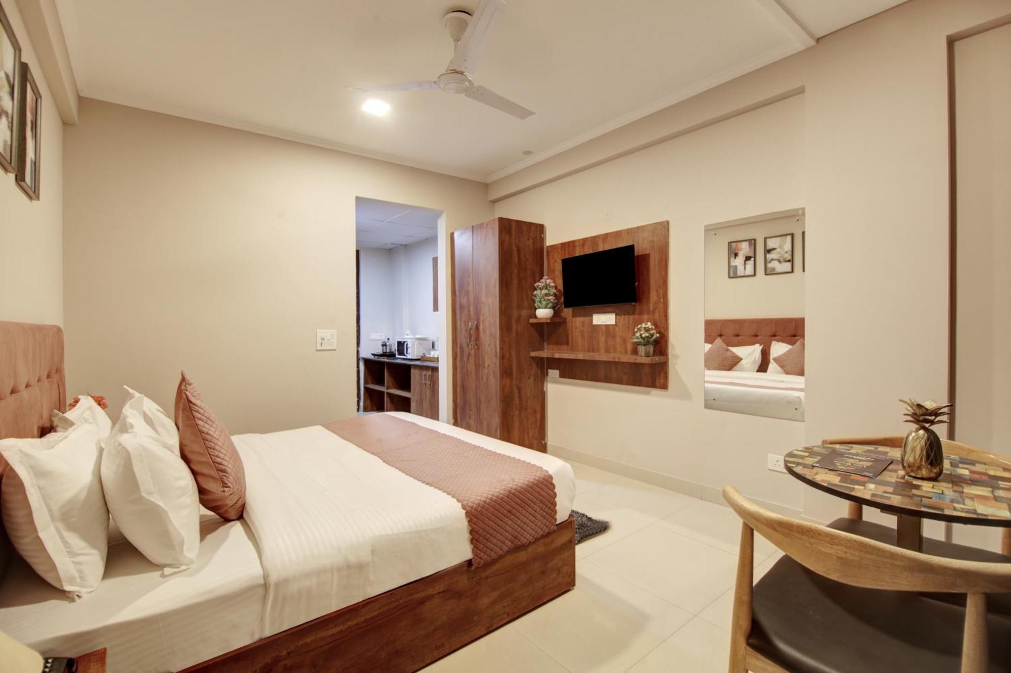 Limewood Stay - Executive Huda City Center Gurgaon Eksteriør bilde